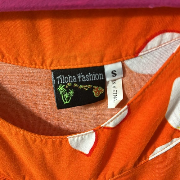 Hawaiian floral print shirt - Picture 3 of 4